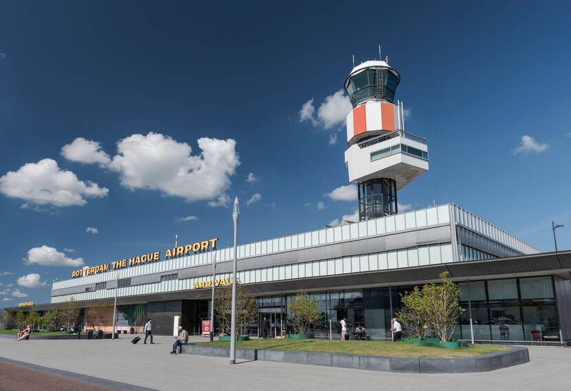 Mediatheek RTH Rotterdam Airport vertrekhal