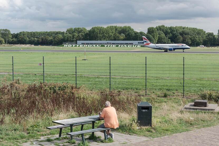 Start- en landingsbaan van Rotterdam-The Hague Airport (Zestienhoven).